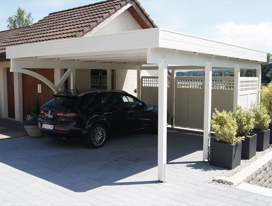 Doppelcarport mit weisser Farbbehandlung